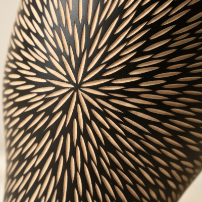 Close-up of the luminance urn 